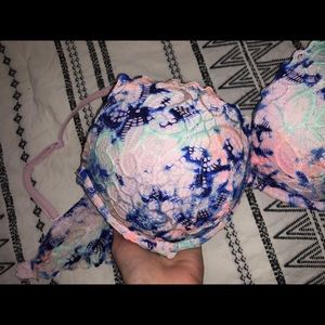 Pastel Victoria’s Secret/PINK push up bra